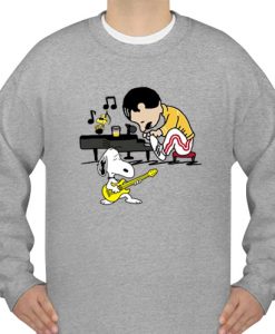 Queen Freddy Mercury By Piano Schroeder Woodstock Snoopy sweatshirt